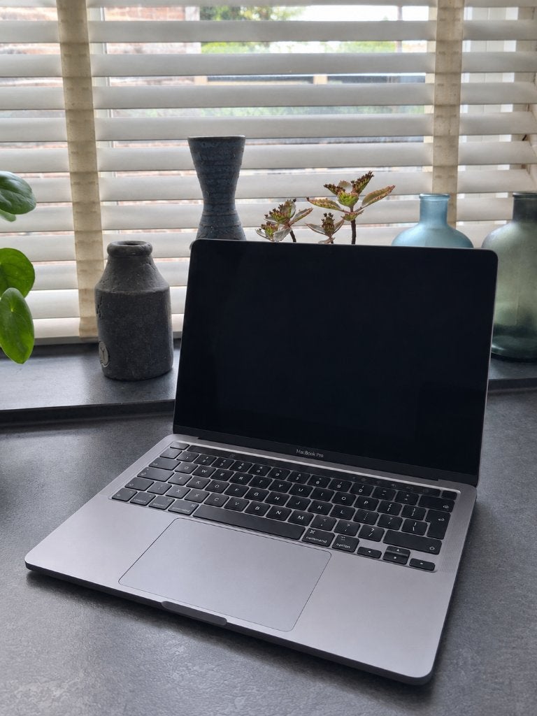 MacBook Pro 13inch M2(2022) – 8GB – 256GB – Zeer nette staat, MacBook Pro, 256 GB, Qwerty, 8 GB