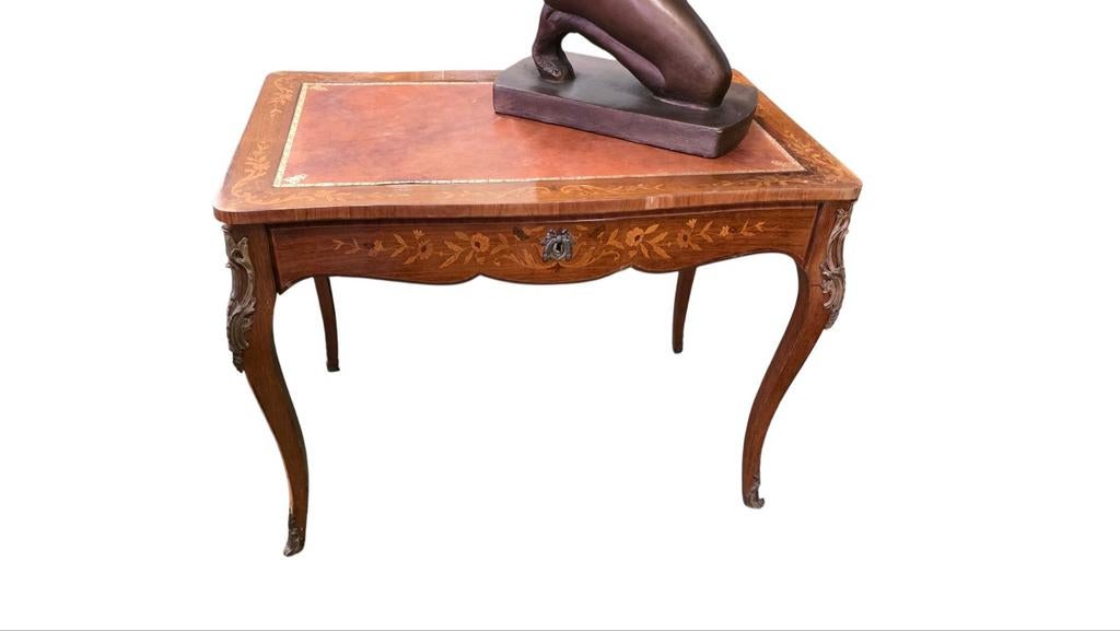 Franse Louise XVI schrijfstafel met Tasha inleg en brons, Ophalen