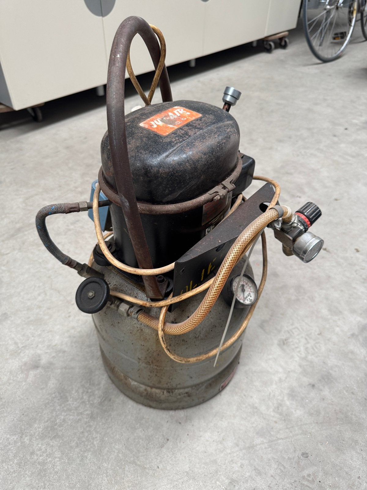 Compressor (opknapper), Ophalen, Gebruikt
