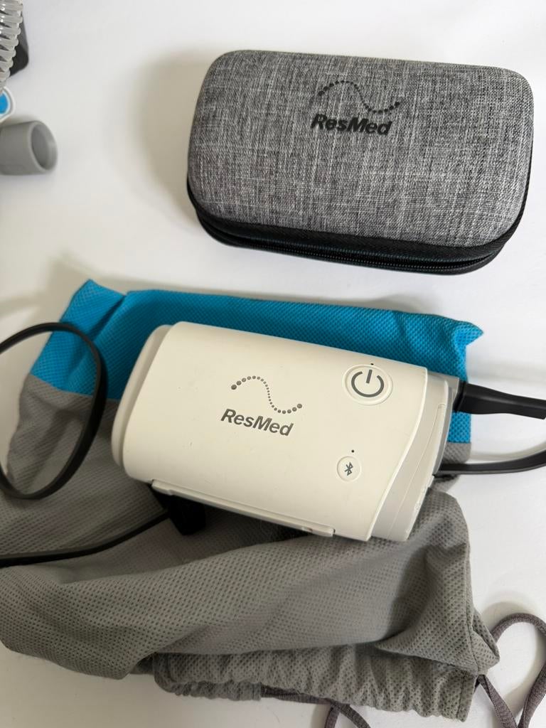 Resmed AirMini CPAP apparaat set 718 uren slaapapneu, Ophalen of Verzenden, Zo goed als nieuw, Overige typen