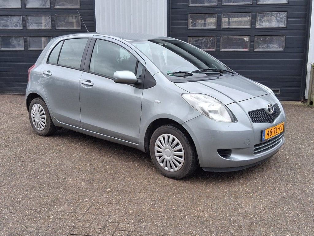 Toyota Yaris 1.3 VVTi Sol afneembare trekhaak (bj 2006), Auto's, Voorwielaandrijving, 4 cilinders, 995 kg, 547 kg
