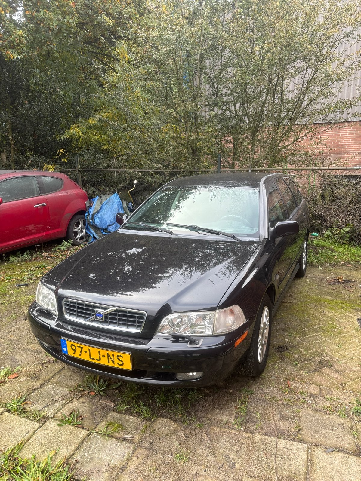 Volvo V40 2.0 I 16V 2003 Zwart, Auto's, Voorwielaandrijving, 136 pk, 1948 cc, 4 cilinders