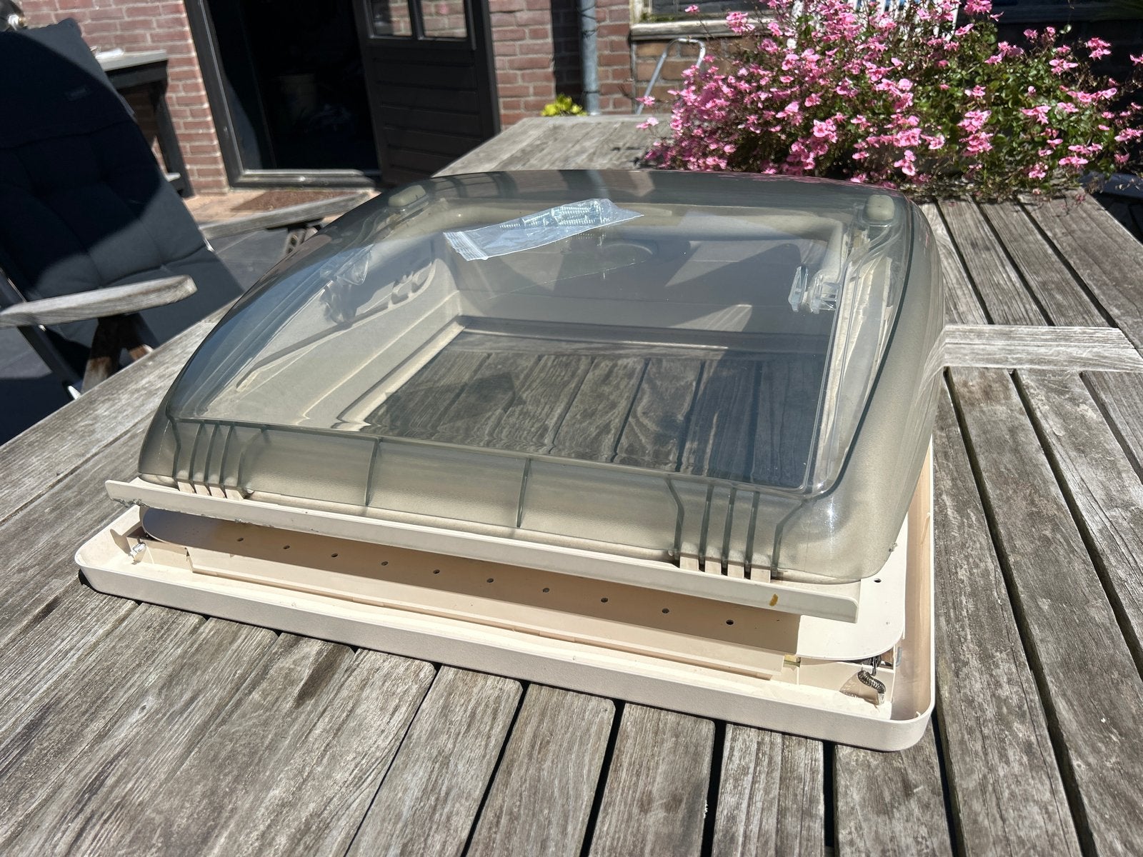 Dakluik Dometic 40x40 cm. voor camper of caravan, Caravans en Kamperen, Caravan accessoires, Ophalen, Gebruikt