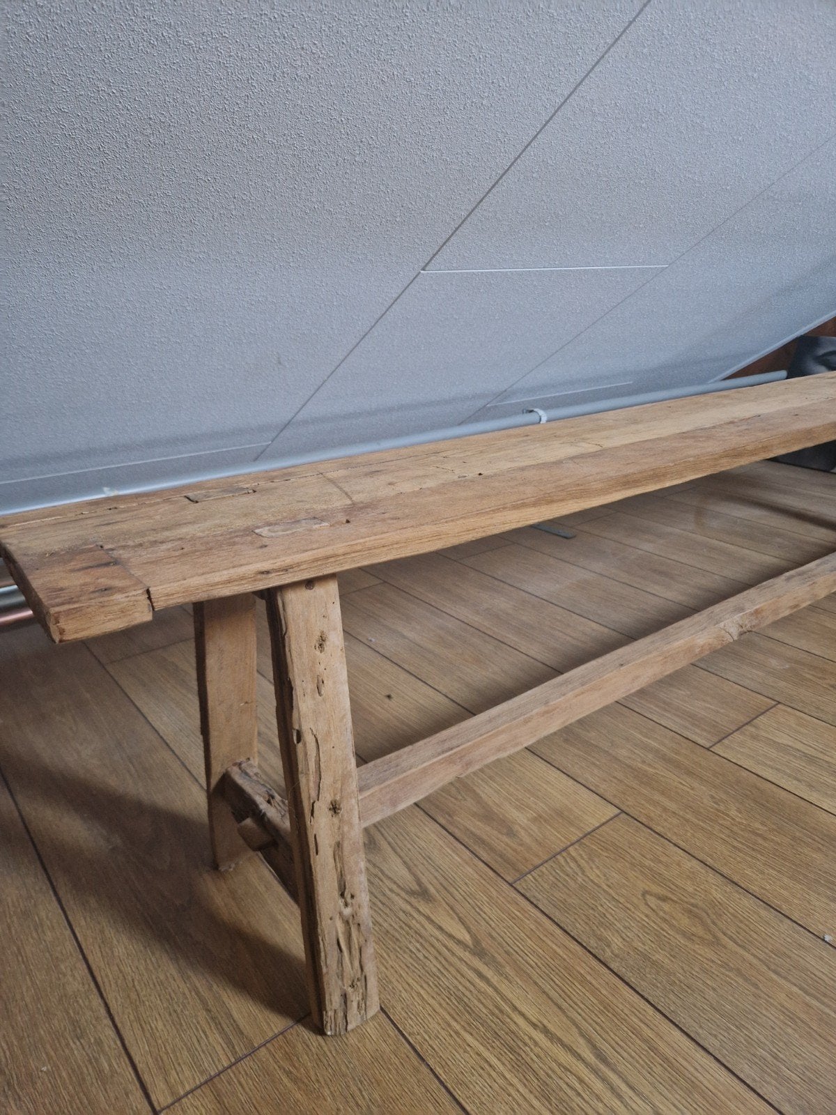 Grote decoratieve houten bank van bewerkt hout, Ophalen