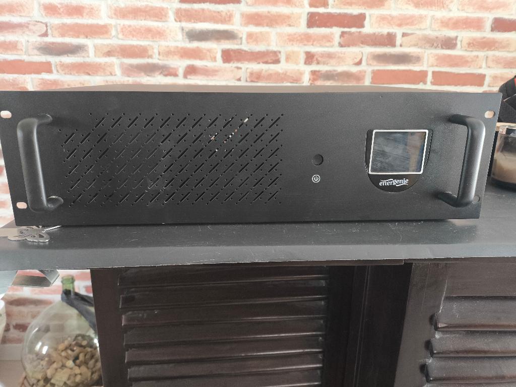 Energenie ups-rack-1500, Computers en Software, Noodvoedingen (UPS), Gebruikt, Ophalen