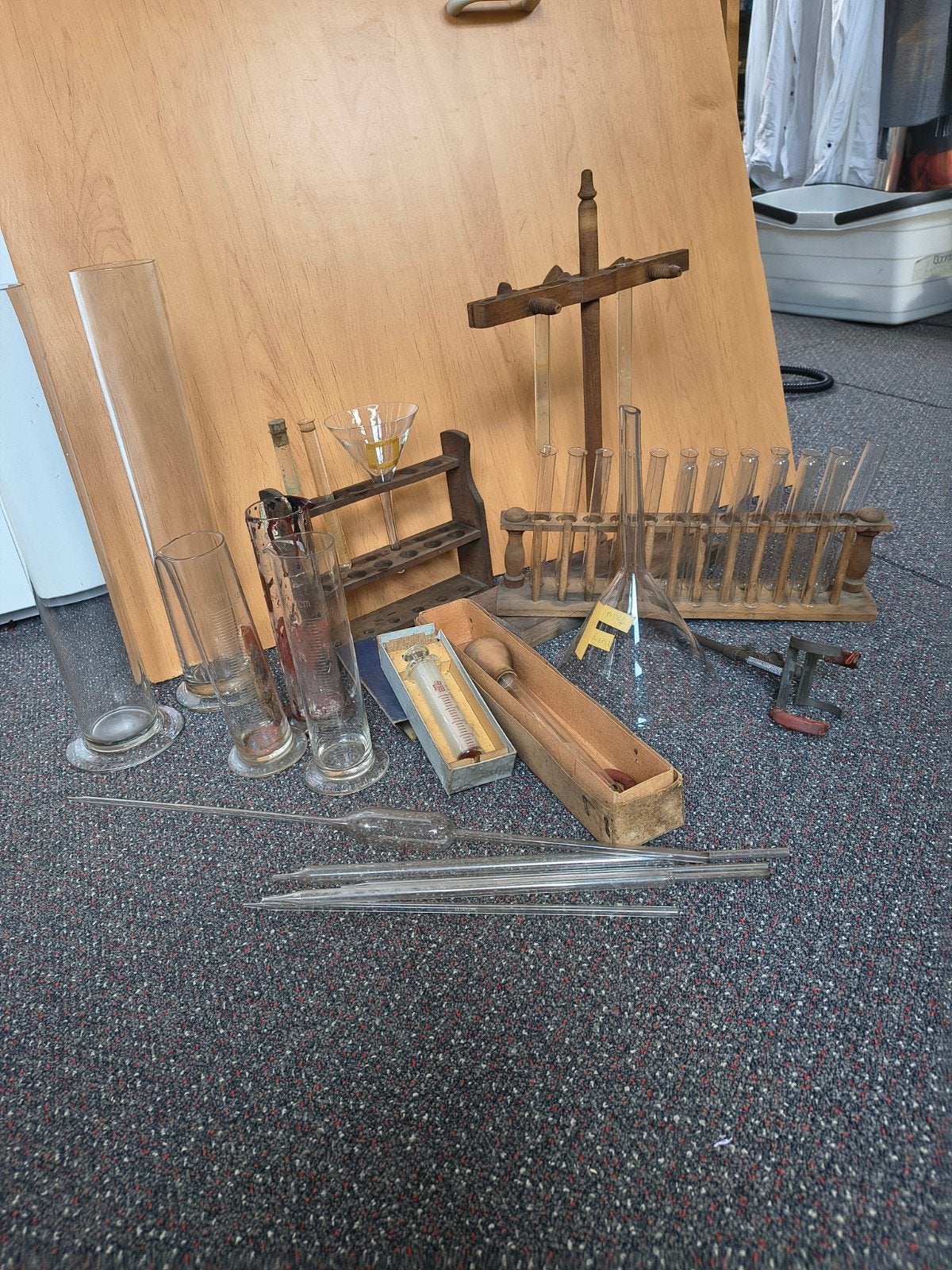 Vintage Laboratorium Glaswerk en Houten Rekken Collectie, Ophalen
