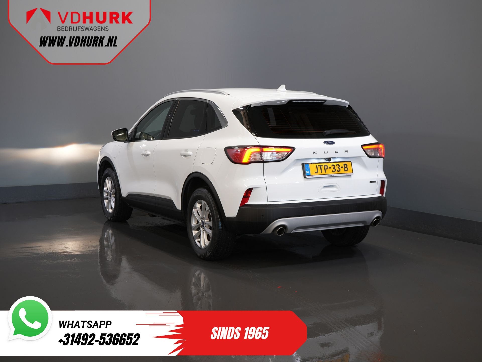 Ford Kuga 2.5 PHEV 225 pk Titanium Stoelverw/ Stuurverw/ Nav, Auto's, Ford, Stof, Gebruikt, 4 cilinders, Wit