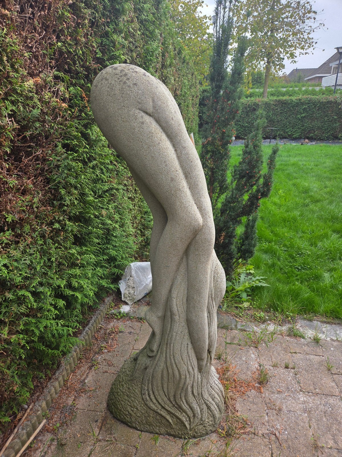 Abstracte sculptuur van vrouwelijk figuur, steen, Ophalen, Handgemaakt, Beeld, Abstract
