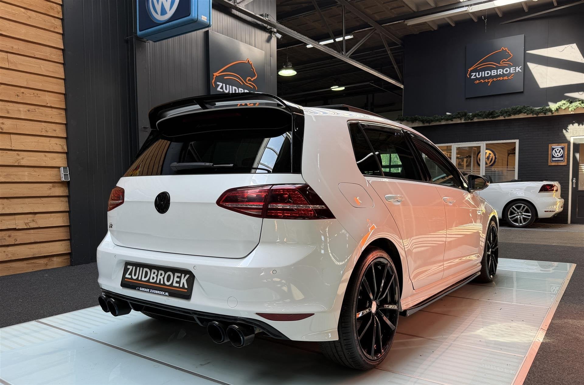 Foto 10 van Volkswagen Golf 1.4 TSI DSG | R-Line | Pano | Akra | Maxton