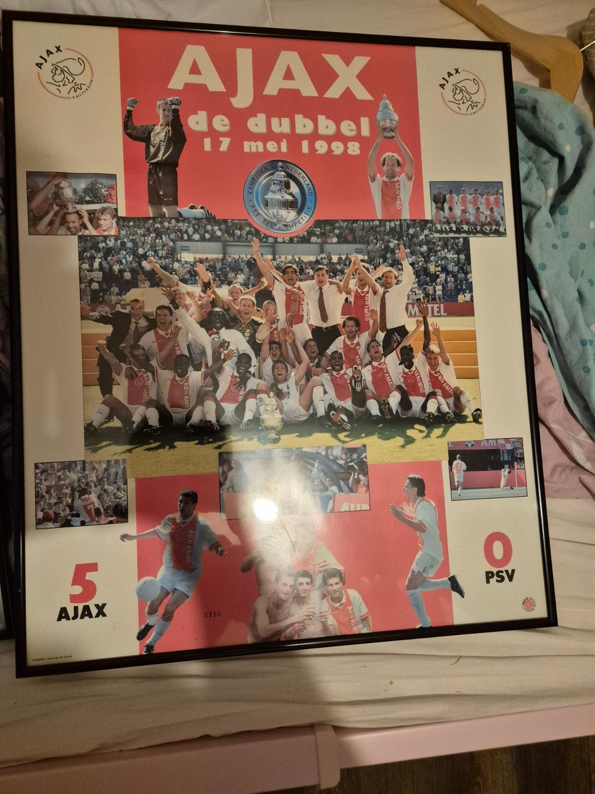 Ajax De Dubbel 1998 Ingelijste Poster, Verzamelen, Met lijst, Ophalen of Verzenden, Sport, A1 t/m A3