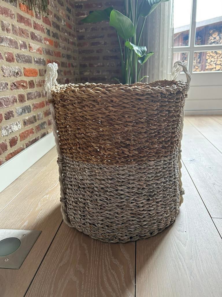 Grote hkliving mand, Ophalen of Verzenden, Zo goed als nieuw, Rond, Riet