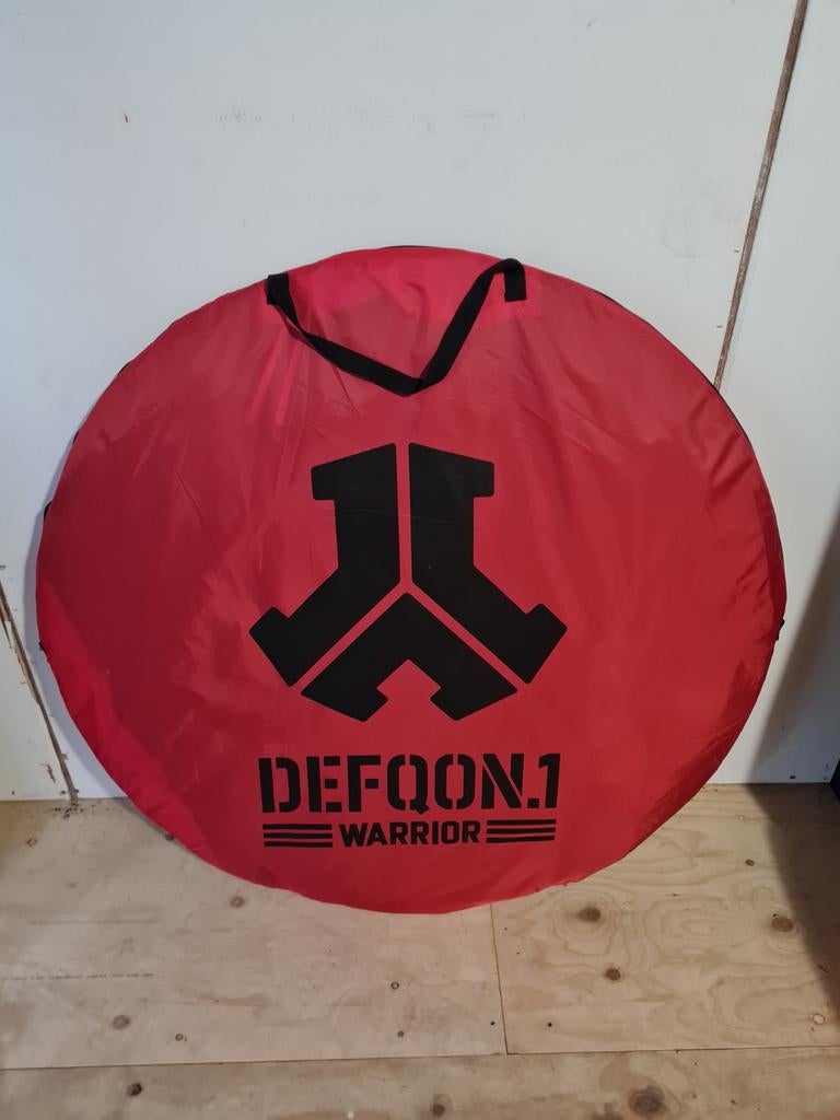 Defqon 1 pop up tent, Ophalen, Tot en met 2