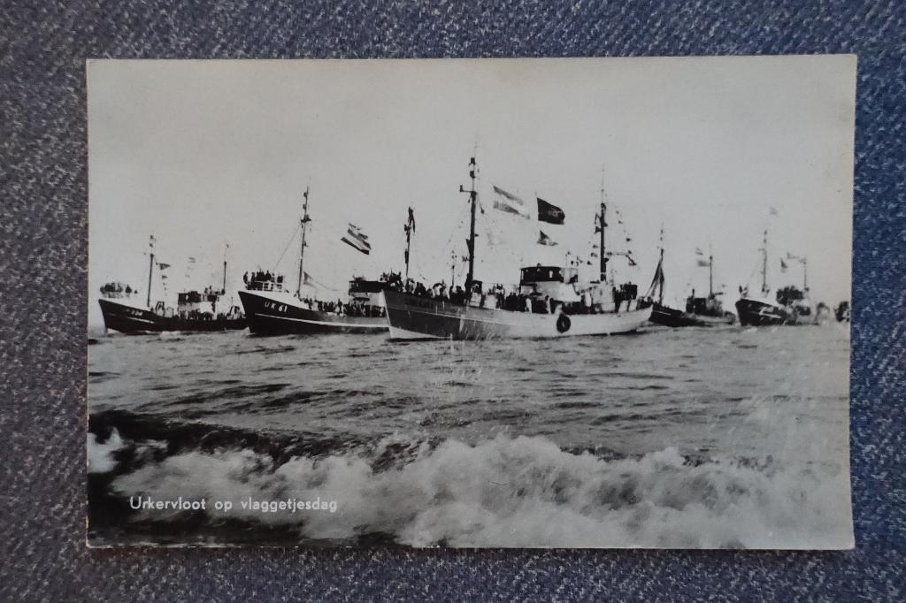 Urk. Urkervloot op vlaggetjesdag, Ophalen of Verzenden, 1960 tot 1980, Ongelopen, Flevoland