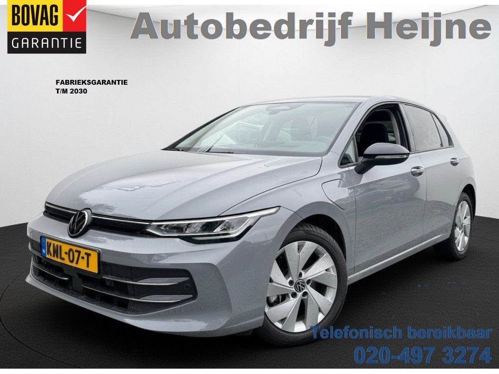 Volkswagen Golf 1.5 eHybrid 204PK PLUG IN. LIFE CAMERA/NAVI/, Auto's, 12 maanden, 4 cilinders, Leder en Stof, Bedrijf
