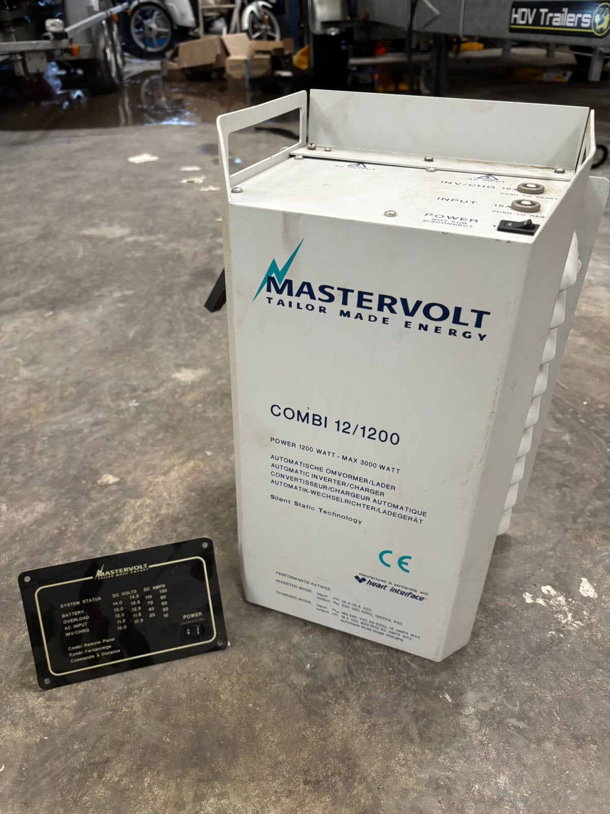 MasterVolt Combi 12/1200 Omvormer, Ophalen, Zo goed als nieuw, Omvormer