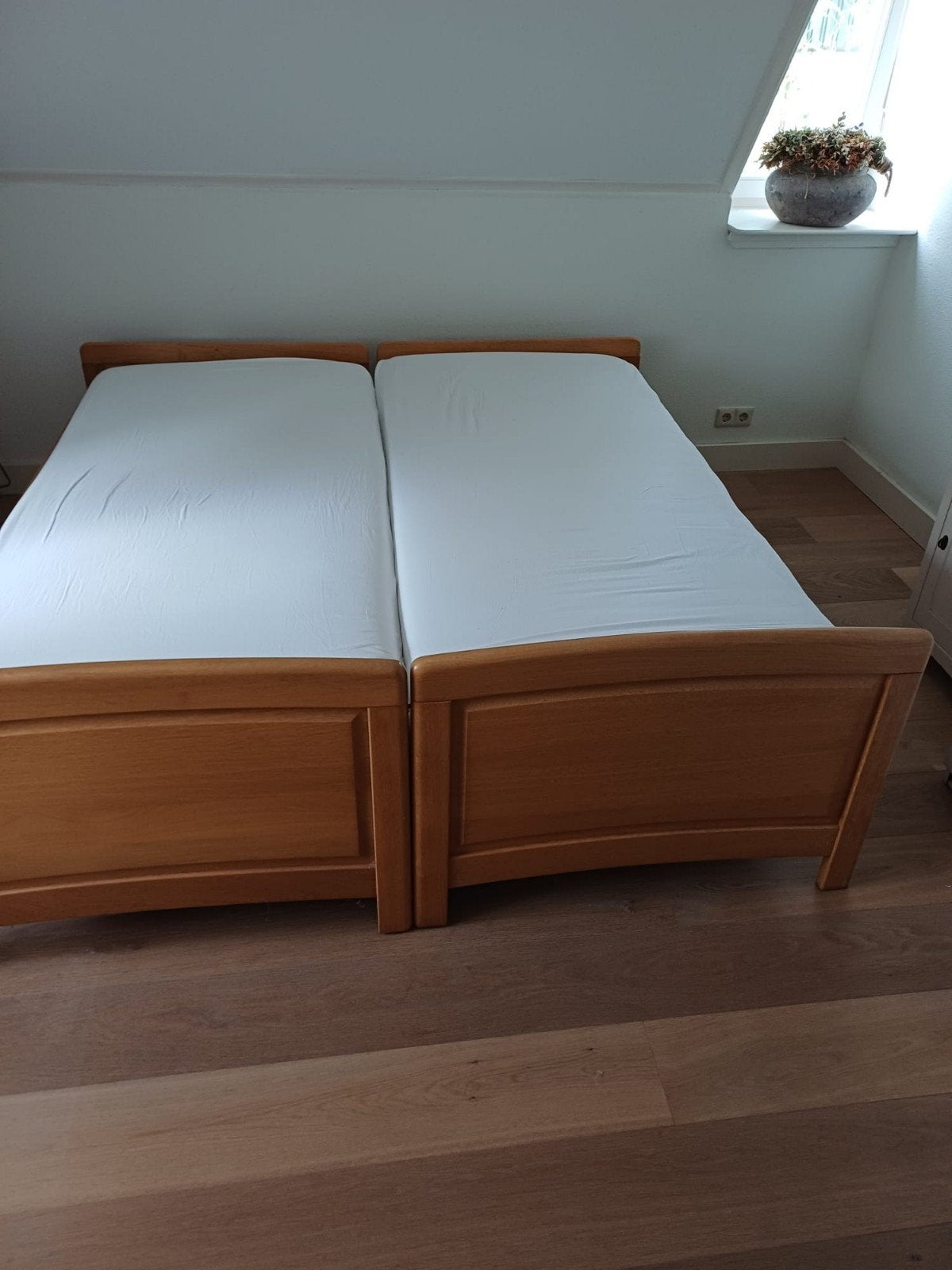 Tweepersoonsbed met verstelbare lattenbodems, Ophalen, Bruin, Tweepersoons, 180 cm