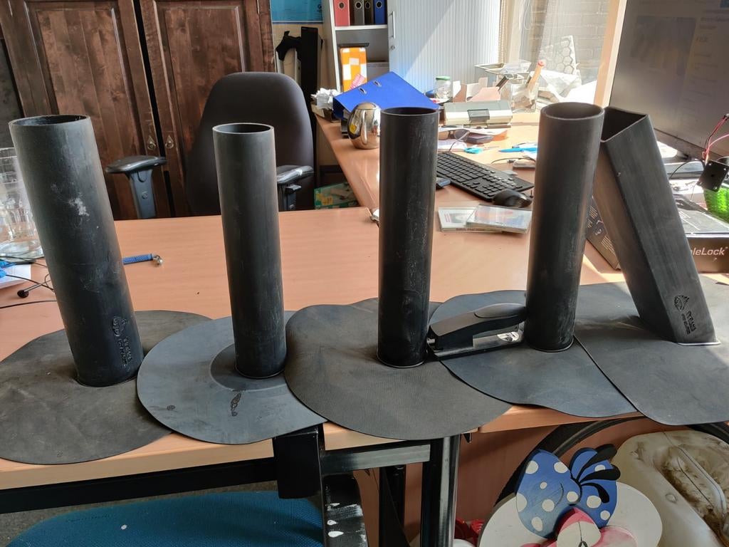 Diverse  hemelwater afvoeren / dakdoorvoeren epdm nieuw, Verzenden, Nieuw, Minder dan 2 meter, 80 mm of meer