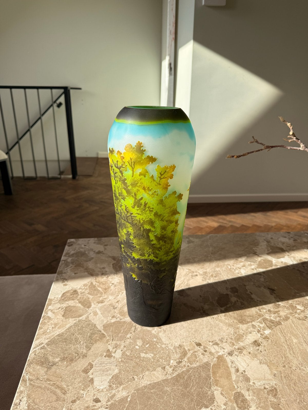 Glazen vaas Émile Gallé stijl (Oak Forest), statement piece, Ophalen of Verzenden