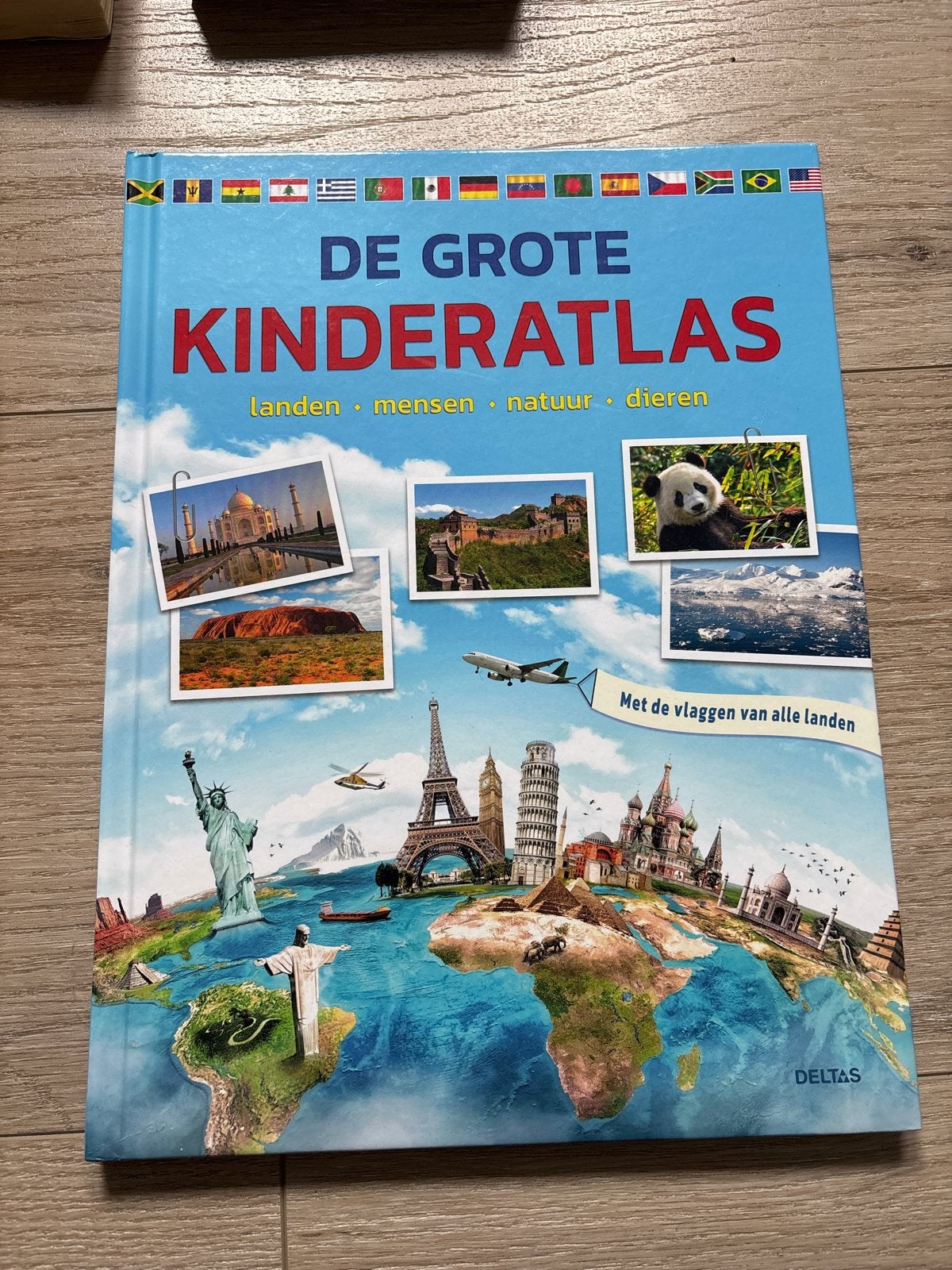 De Grote Kinderatlas - Landen, Mensen, Natuur, Dieren, Ophalen of Verzenden, Zo goed als nieuw, Non-fictie