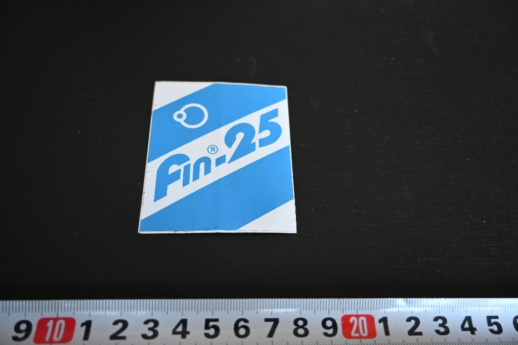sticker Fin-25   logo, Ophalen of Verzenden, Zo goed als nieuw