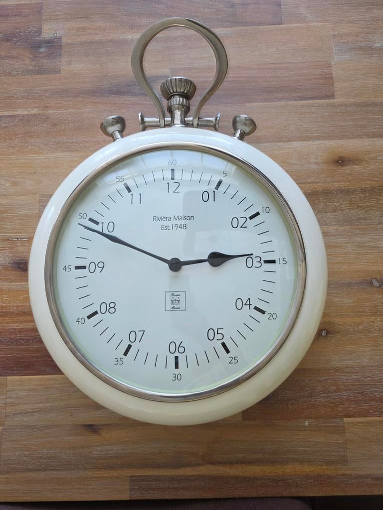 Riviera Maison Klok om op te hangen, Huis en Inrichting, Woonaccessoires | Klokken, Ophalen of Verzenden, Zo goed als nieuw, Analoog