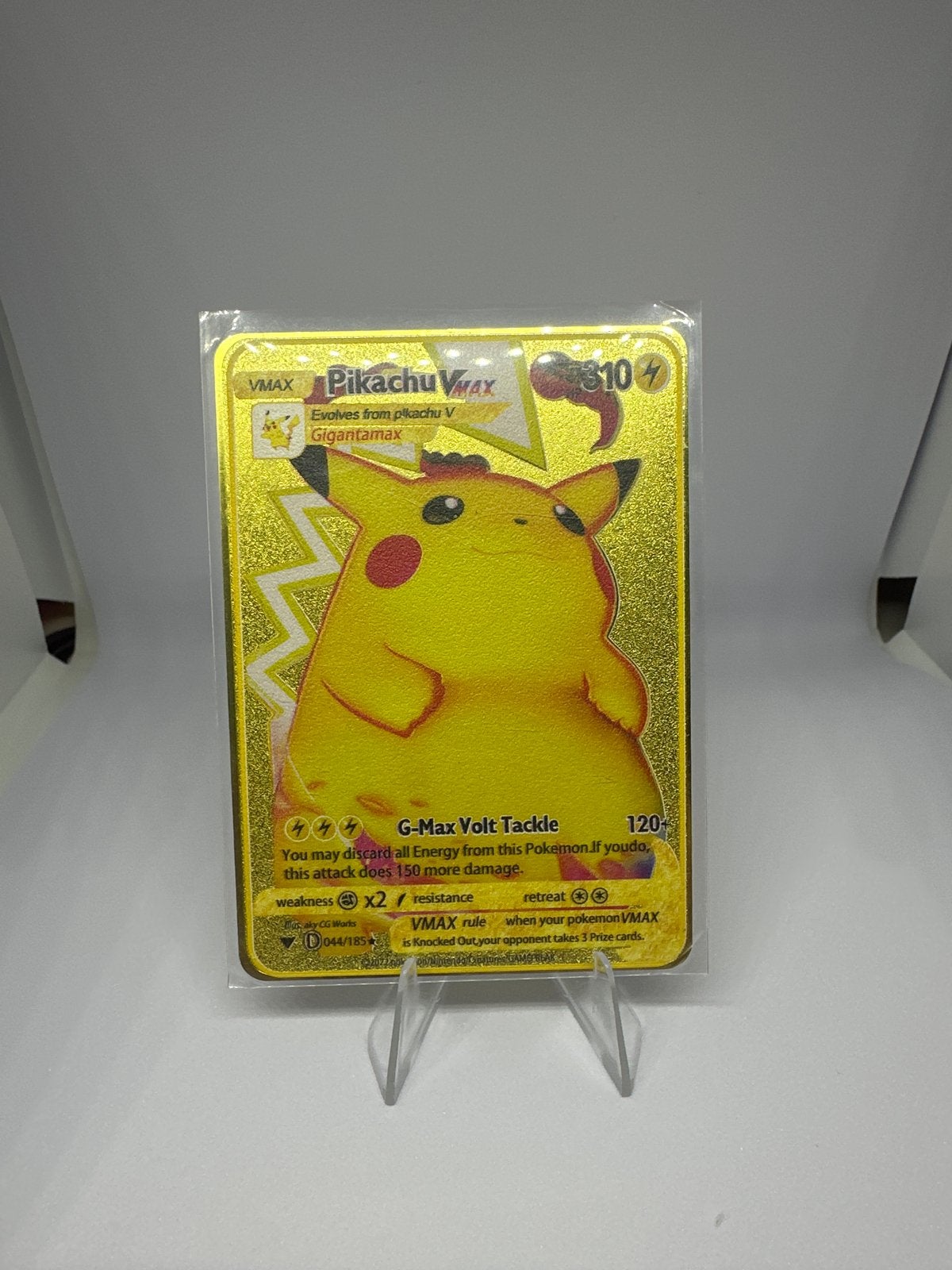 Pikachu VMAX Gouden Metalen Pokémon Kaart, Ophalen of Verzenden, Nieuw, Losse kaart, Foil