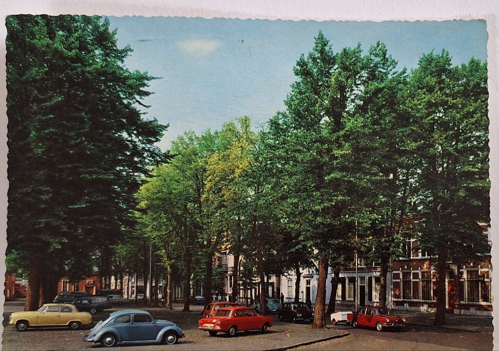 Oude ansichtkaart Oosterhout  met klassieke auto's, Ophalen of Verzenden, 1960 tot 1980, Gelopen, Friesland