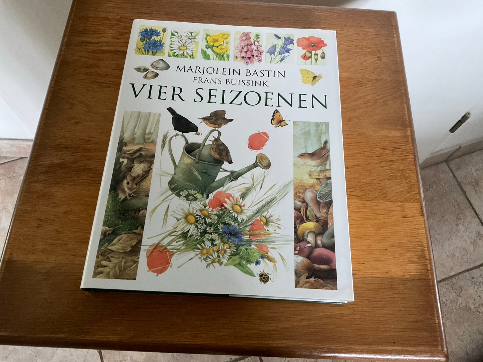 Marjolein Bastin - Vier Seizoenen (Natuurboek), Ophalen of Verzenden, Zo goed als nieuw, Natuur algemeen
