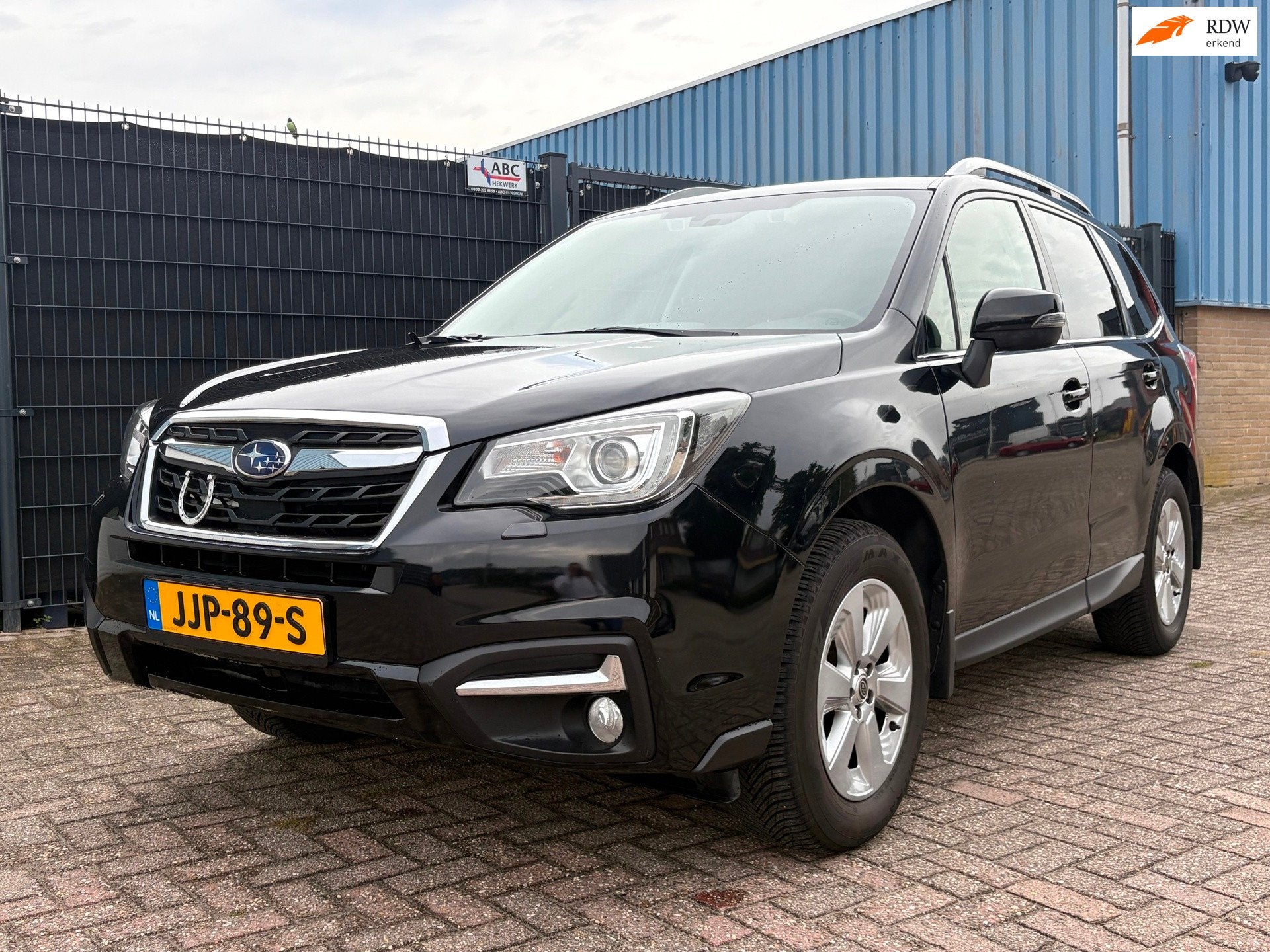 Subaru FORESTER 2.0 Premium, Auto's, Subaru, Automaat, Dealer onderhouden, 4 cilinders, Zwart
