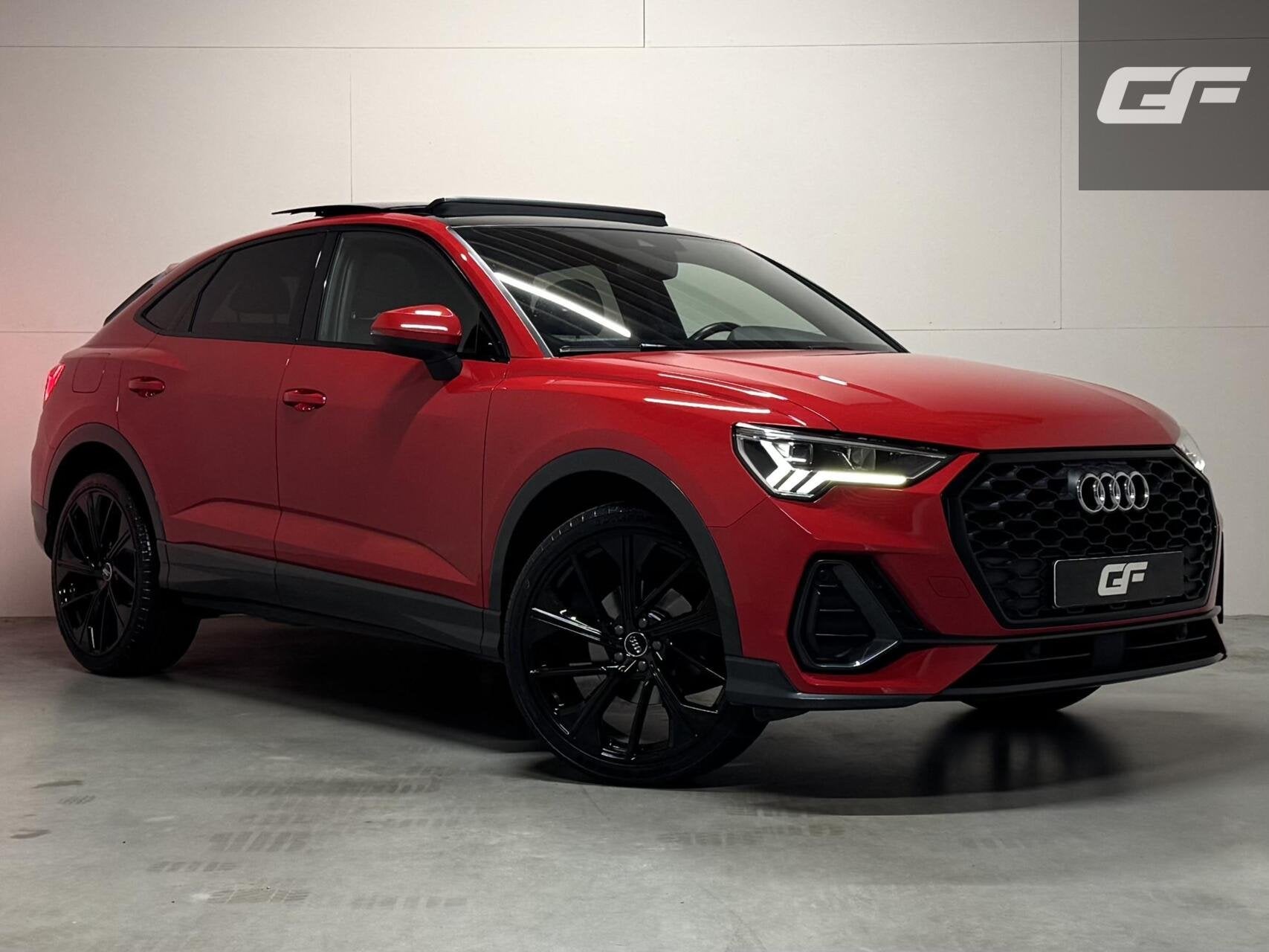 Audi Q3 Sportback 35 TFSI S-Line Black Edition Pano B&O Leer, 15 km/l, 4 cilinders, 1505 kg, Bedrijf