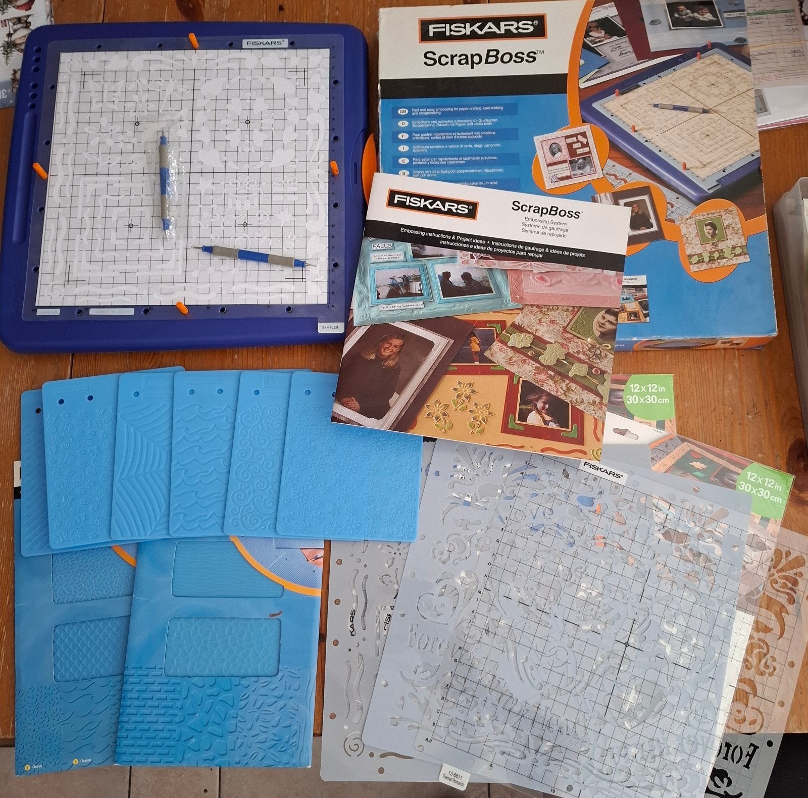 Fiskars SrapBoss met veel extra's .Nieuw € 25.00, Ophalen of Verzenden, Frame of Mal