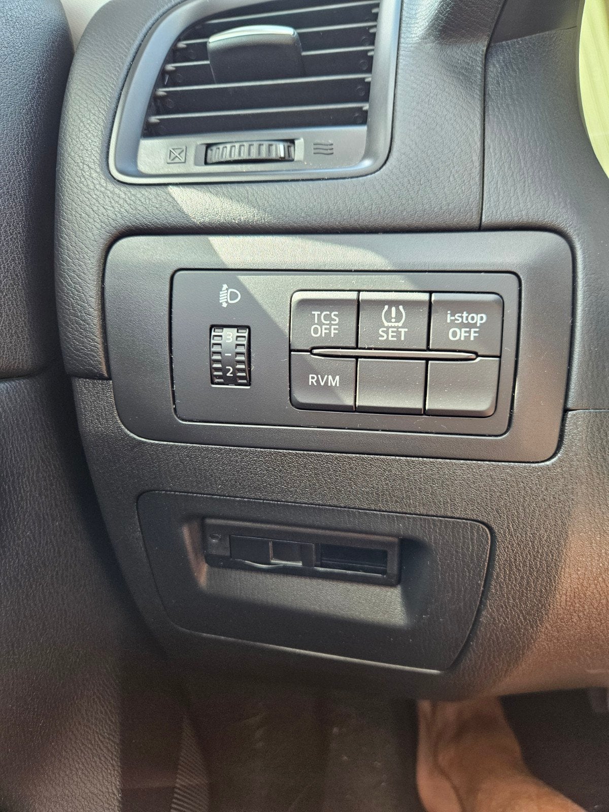 Foto 13 van Mazda CX-5 2.0 121KW 2WD 2013 Zwart