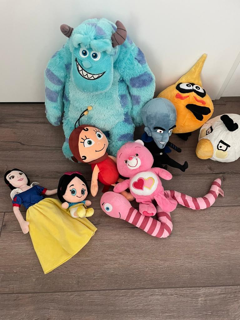 Versch. knuffels Monsters University Megamind Angrybirds, Ophalen, Zo goed als nieuw, Overige typen