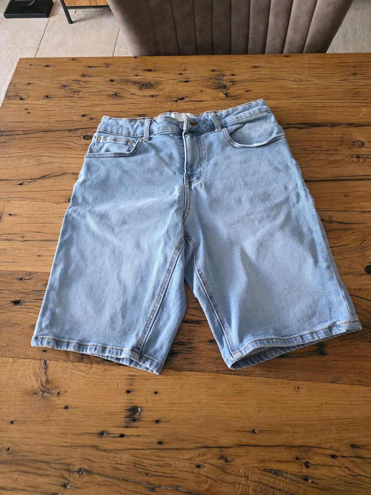 Te koop blauwe korte heren spijkerbroek maat W30 lengte 76cm, Ophalen of Verzenden, Zo goed als nieuw, Asos Design, Maat 48/50 (M)