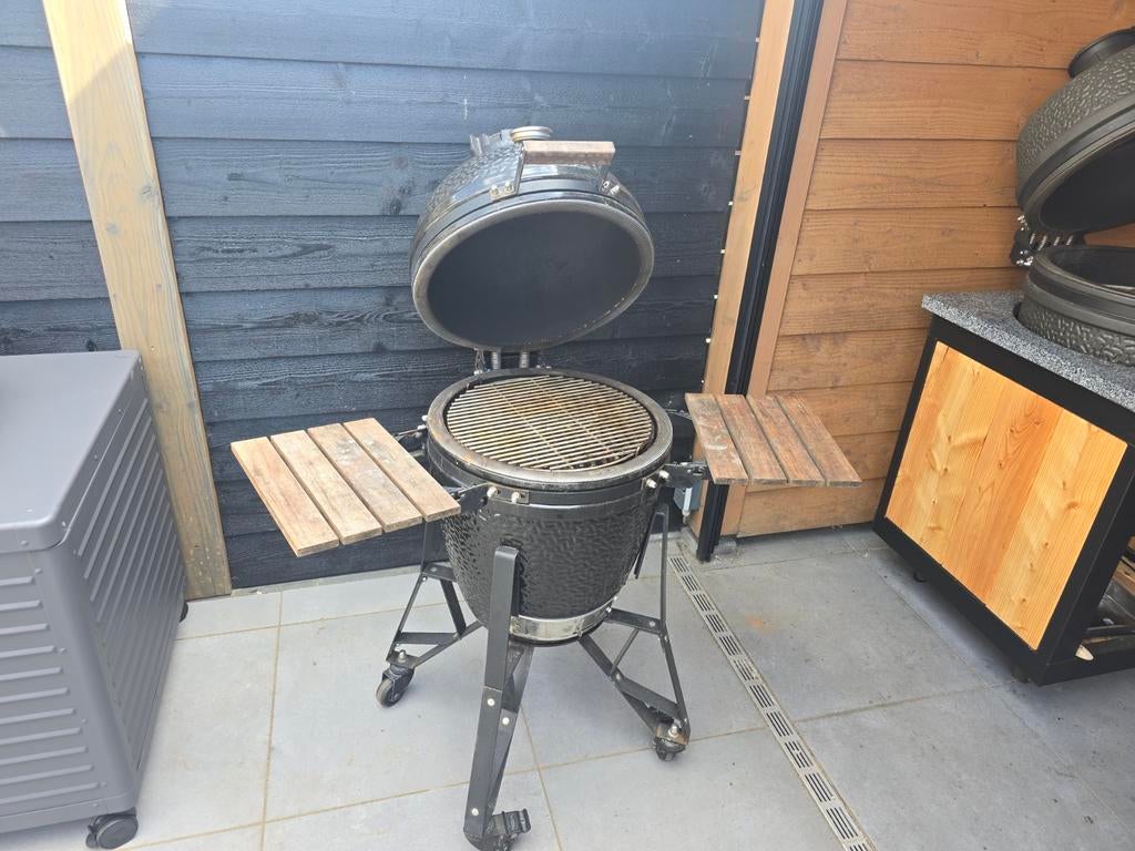 Black Bastard Medium Kamado BBQ - Gebruikt, Goede Staat, Ophalen, Gebruikt, Black Bastard