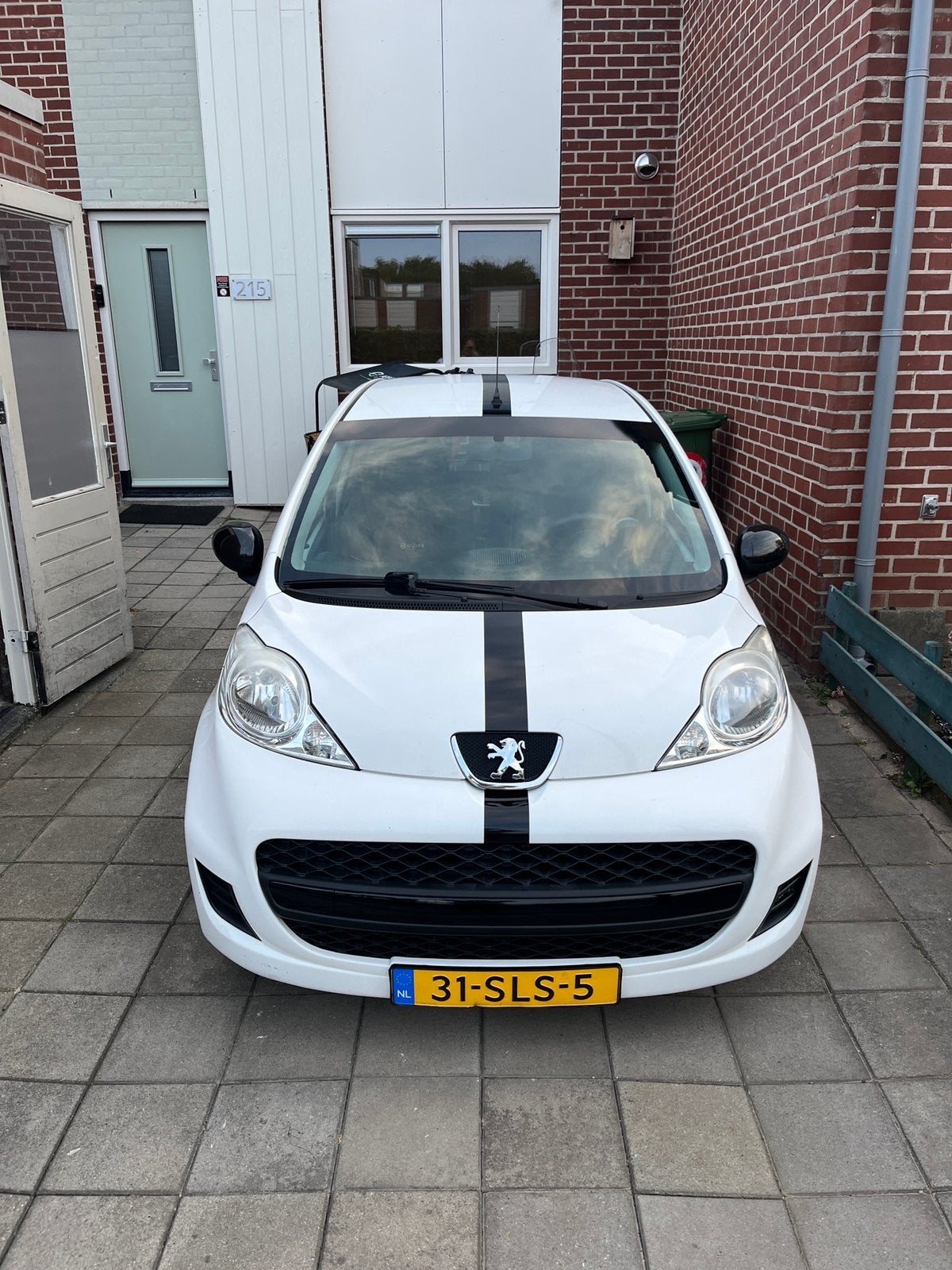 Peugeot 107 met trekhaak - automaat 2011, Auto's, Automaat, Stof, 2368 kg, Wit