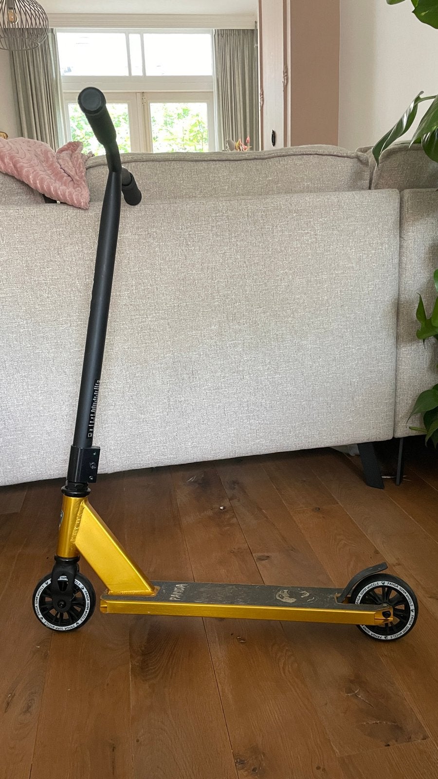 Panda Stuntstep Goud/Zwart - Zo goed als nieuw, Fietsen en Brommers, Steps, Ophalen, Zo goed als nieuw, Gewone step