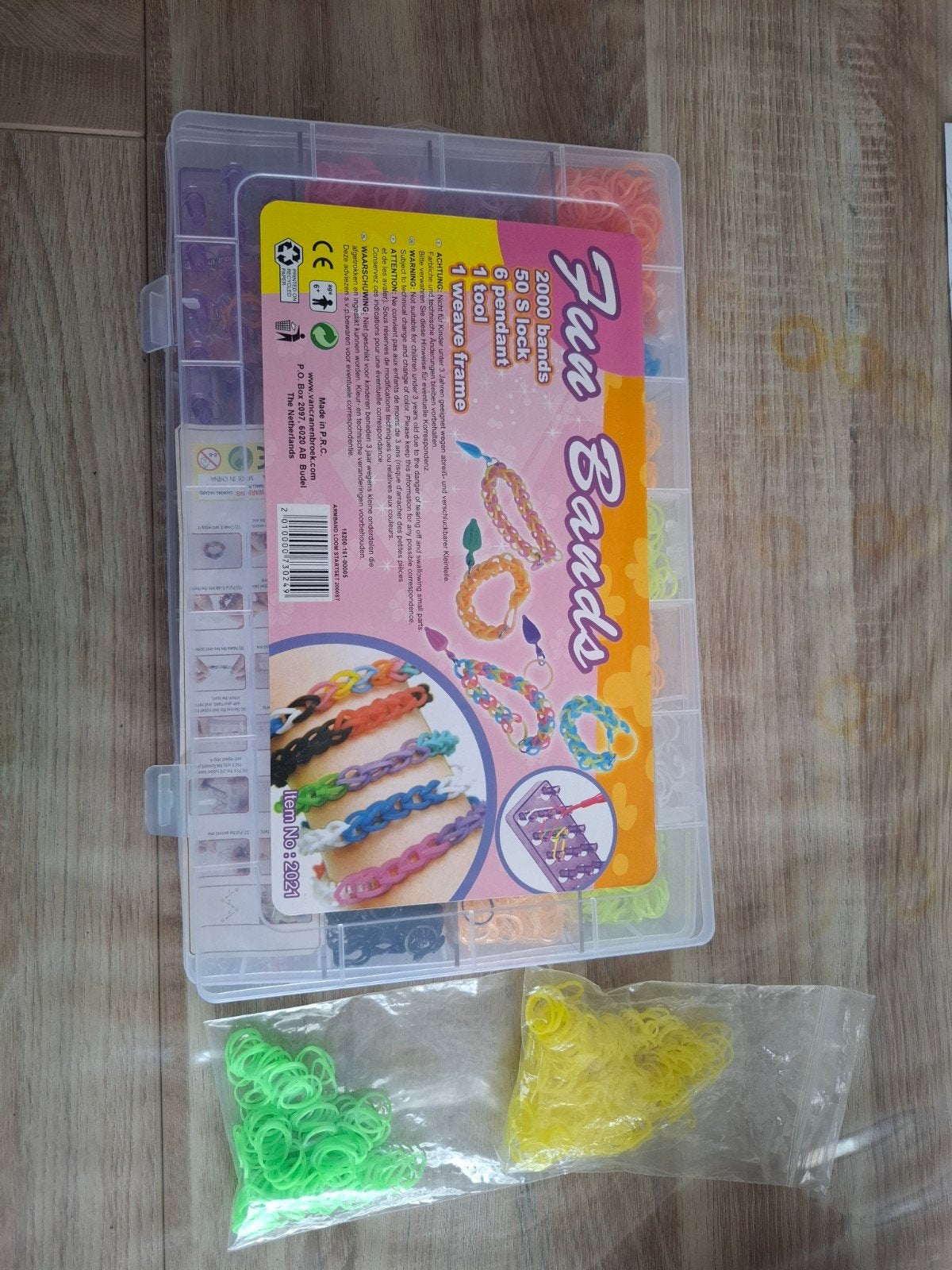 Loom Bands Knutselset met veel elastiekjes en accessoires, Hobby en Vrije tijd, Knutselen, Gebruikt, Meerkleurig, Ophalen of Verzenden