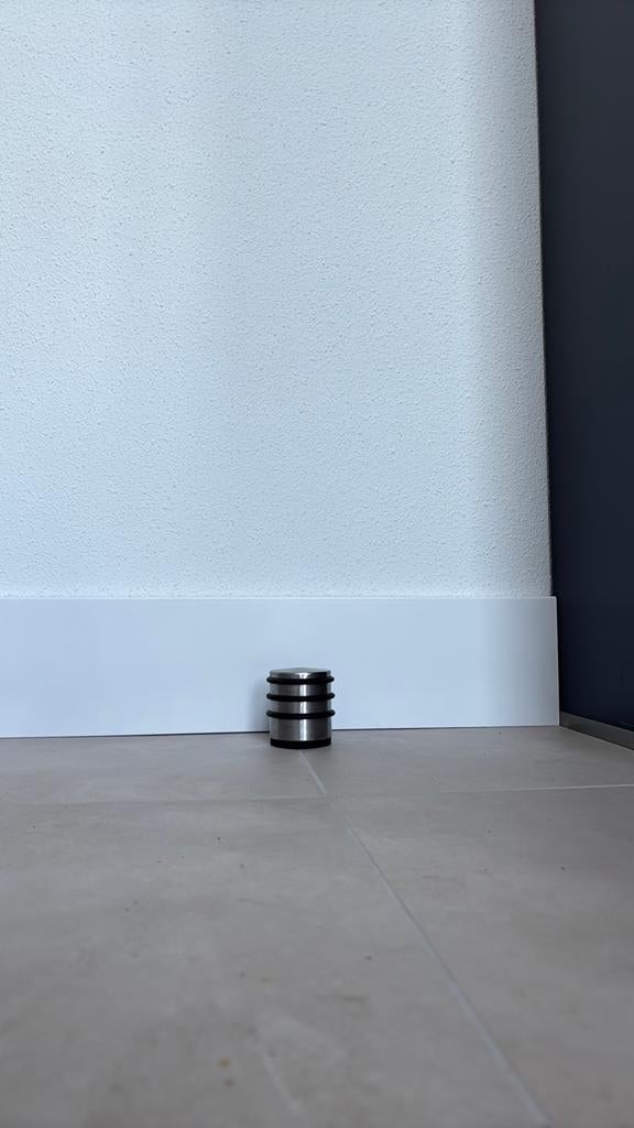 9 hoge witte plinten 2440 x 150 x 18 mm, Ophalen, Nieuw, Mdf, 200 tot 250 cm