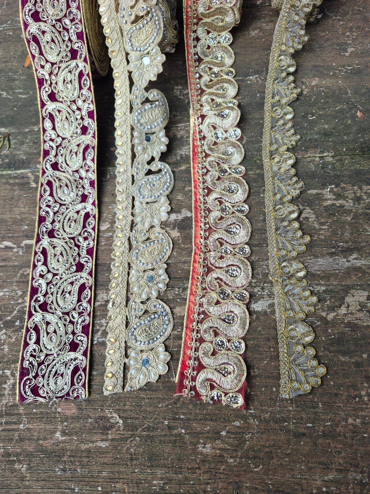 Origineel Indiaas geborduurd sierlint met gouddraad, Ophalen of Verzenden, Nieuw, Lint, Band of Elastiek
