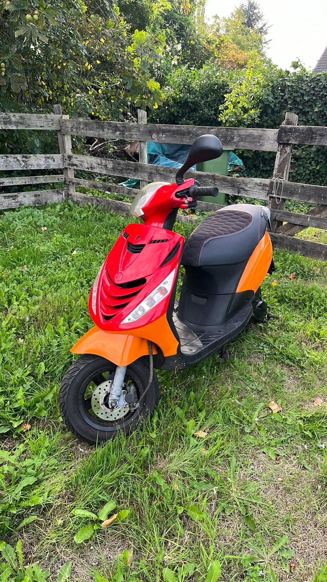 Piaggio zip 70cc, Fietsen en Brommers, Scooters | Piaggio, Ophalen, Zo goed als nieuw, Benzine, Zip