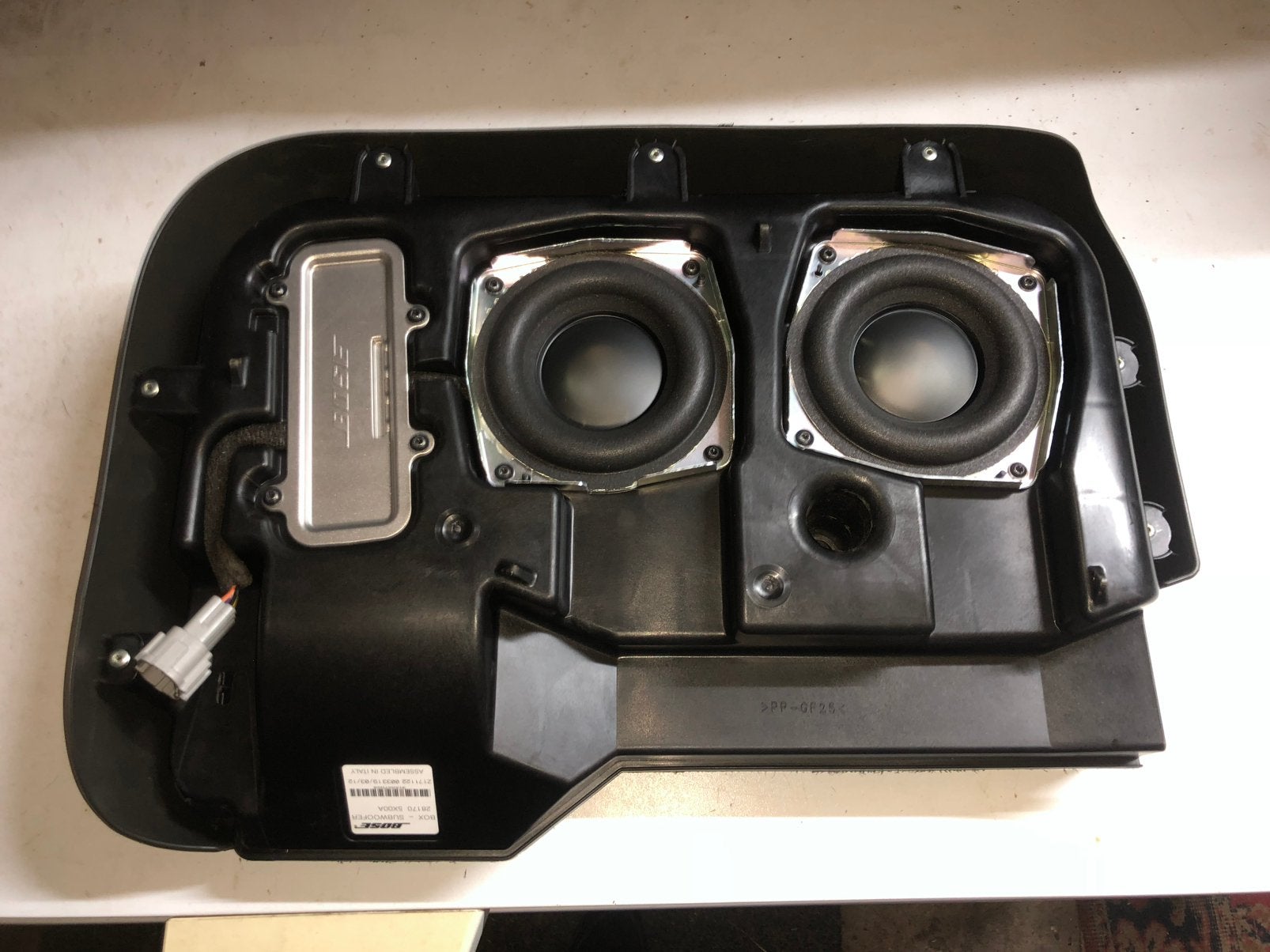 Subwoofer nissan navara Bose geluid installatie Z.G.A.N., Ophalen of Verzenden, Zo goed als nieuw