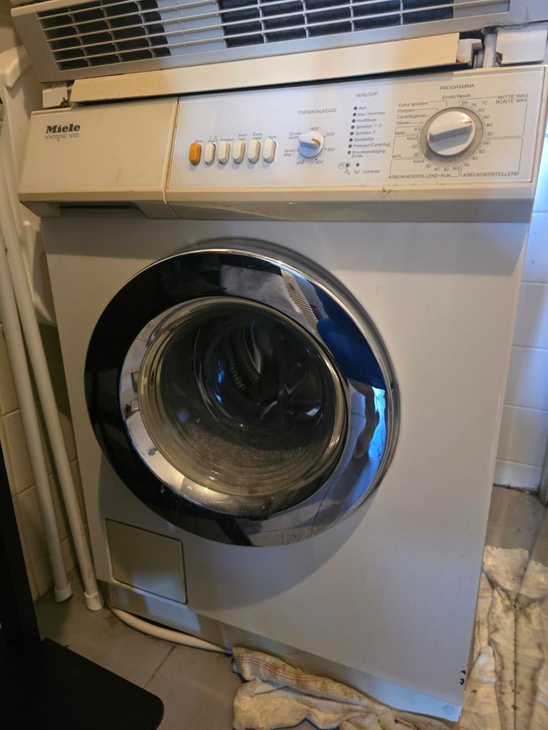Miele Novotronic W 825 wasmachine en Novotronic A droger, Ophalen, 1200 tot 1600 toeren, Gebruikt, 4 tot 6 kg