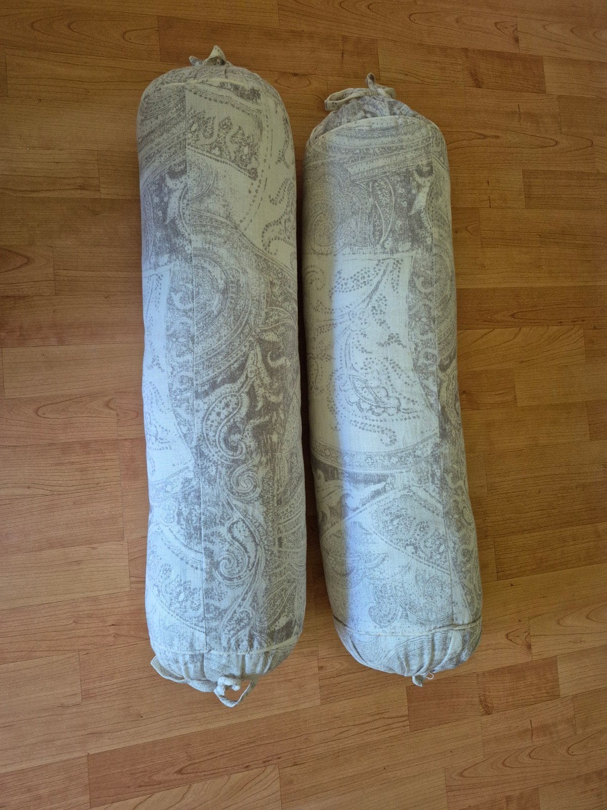 2 Zara Home sluimerrollen 60 x 20 cm, Huis en Inrichting, Ophalen, Zo goed als nieuw, Wit, Cilindervormig