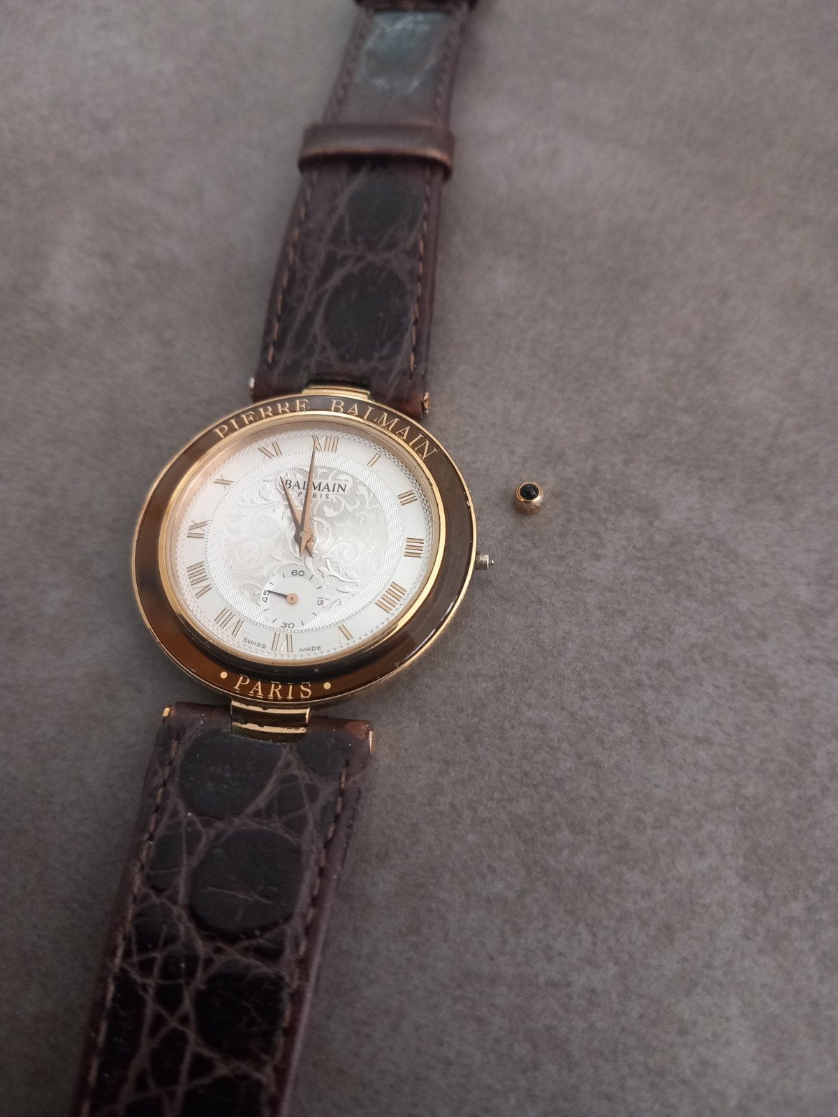 Balmain horloge - werkte wel , maar kroontje is er nu af., Verzenden, Staal, Overige merken, 1960 of later