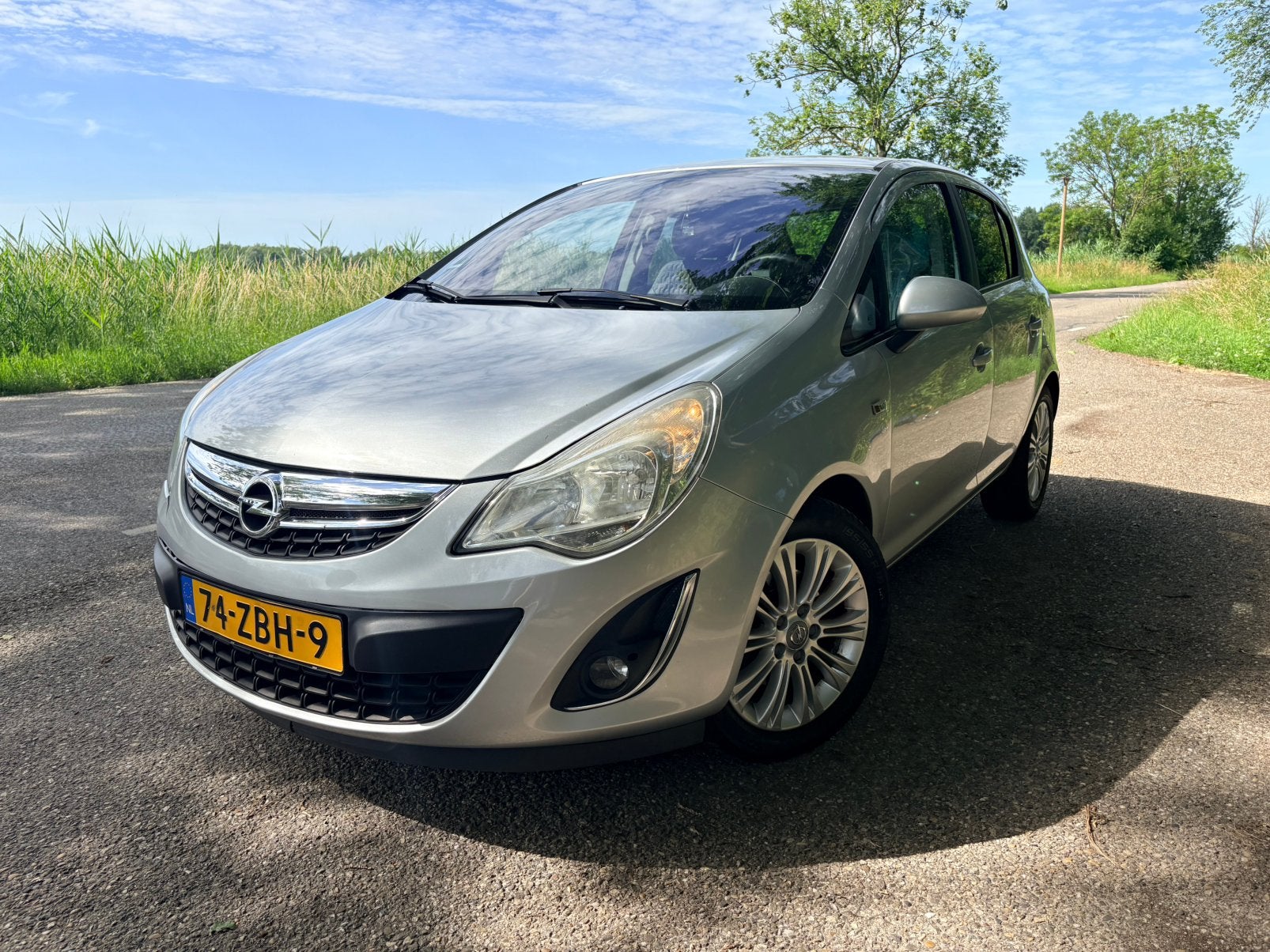 Opel Corsa 1.4 Turbo Cosmo | NAP | Navi | Cruise | Stuurverw, Auto's, Voorwielaandrijving, 4 cilinders, 49 €/maand, Origineel Nederlands