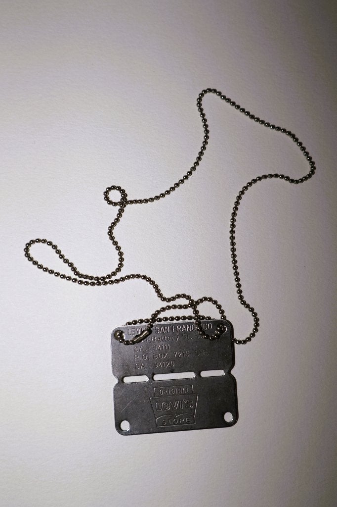 Hanger/naamplaatje Levi's, Ophalen, Zo goed als nieuw