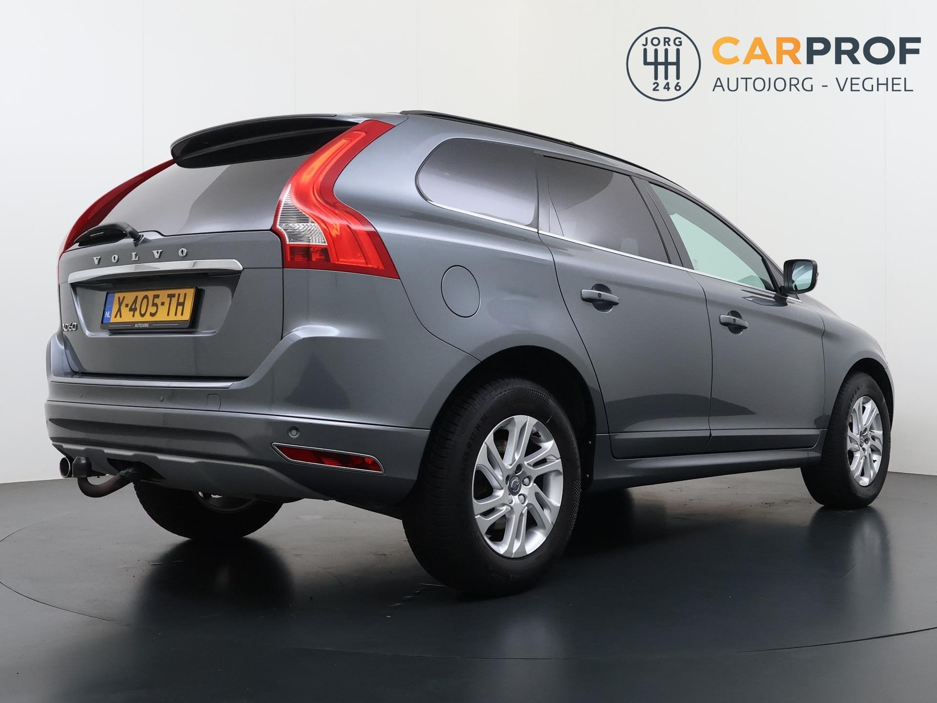 Volvo XC60 2.0 D3 FWD Summum Panoramadak | Trekhaak | Elek a, Voorwielaandrijving, 4 cilinders, Automatische klimaatregeling, Leder