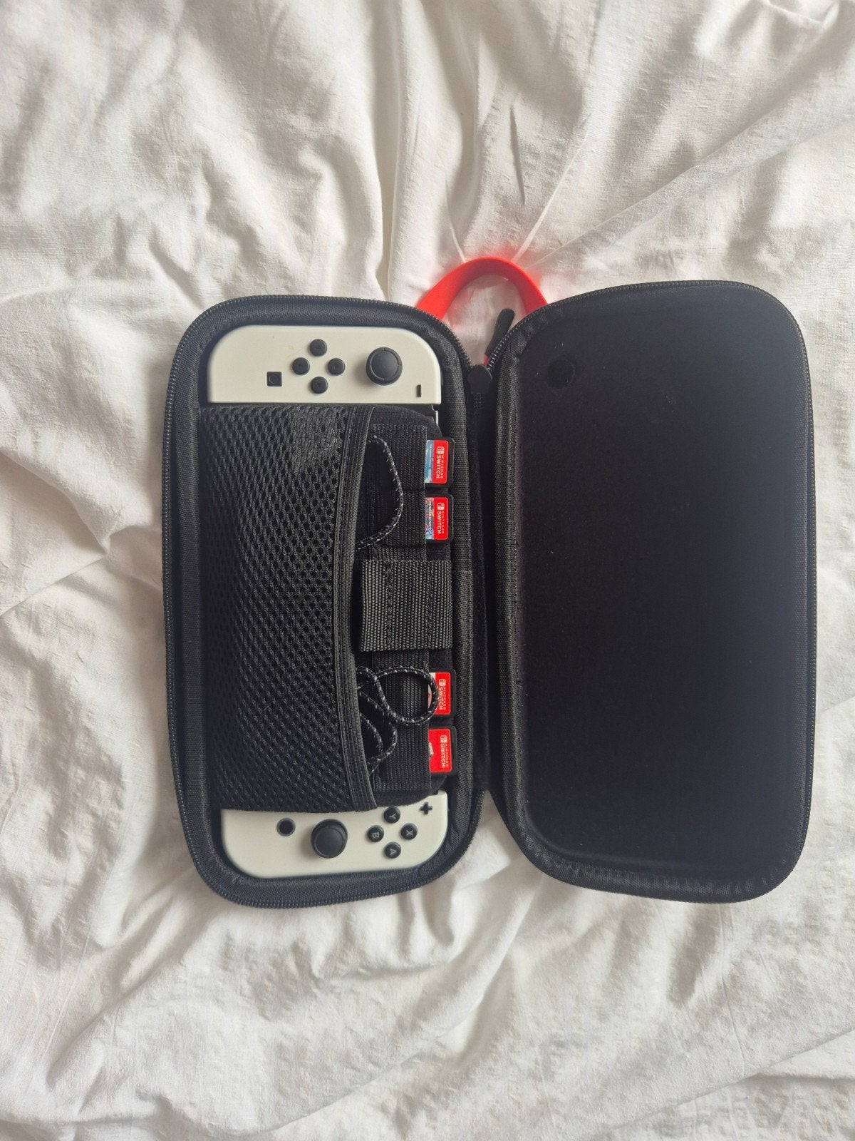 Nintendo Switch OLED met 4 games en accessoires, Spelcomputers en Games, Switch OLED, Met games, Met 2 controllers, Ophalen of Verzenden