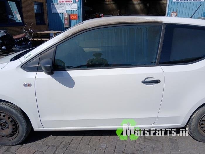 Portier 2Deurs links van een Volkswagen UP (LB9A)